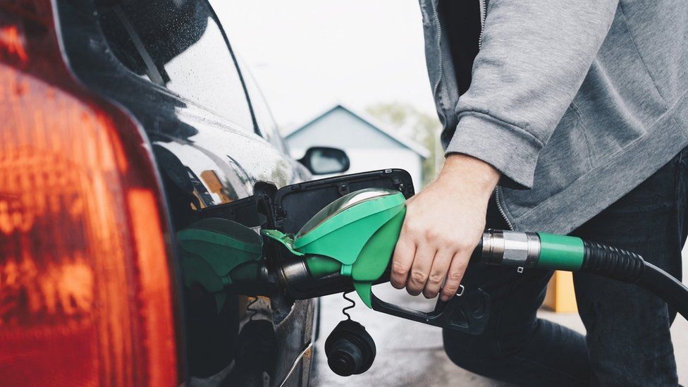 Retailers make shocking petrol profit, says RAC Rawlings & Co Accountants
